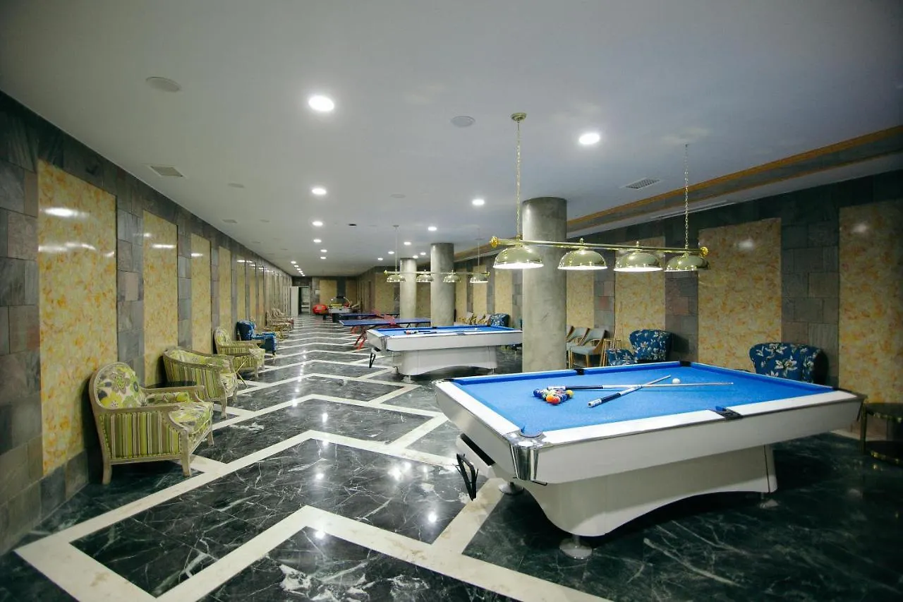 קורצ'ה Montrelux Resort