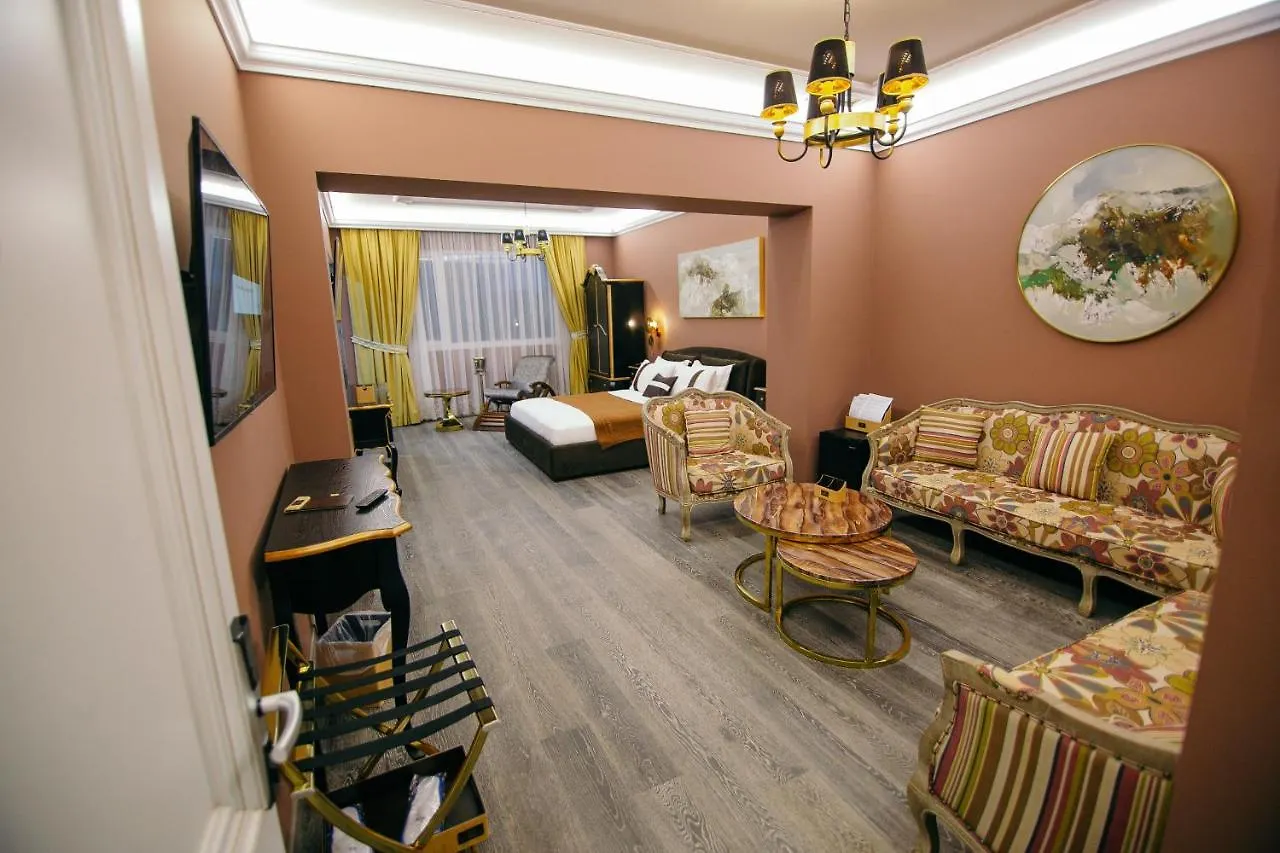 קורצ'ה Montrelux Resort