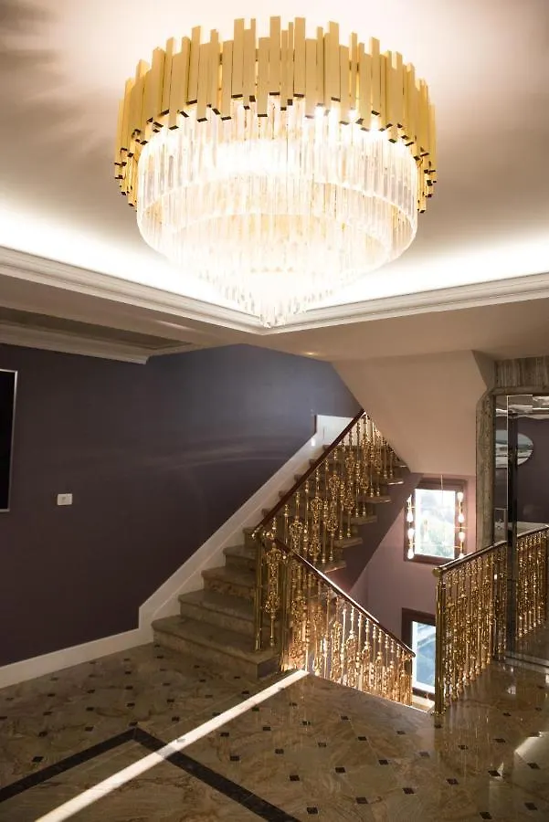 קורצ'ה Montrelux Resort אלבניה