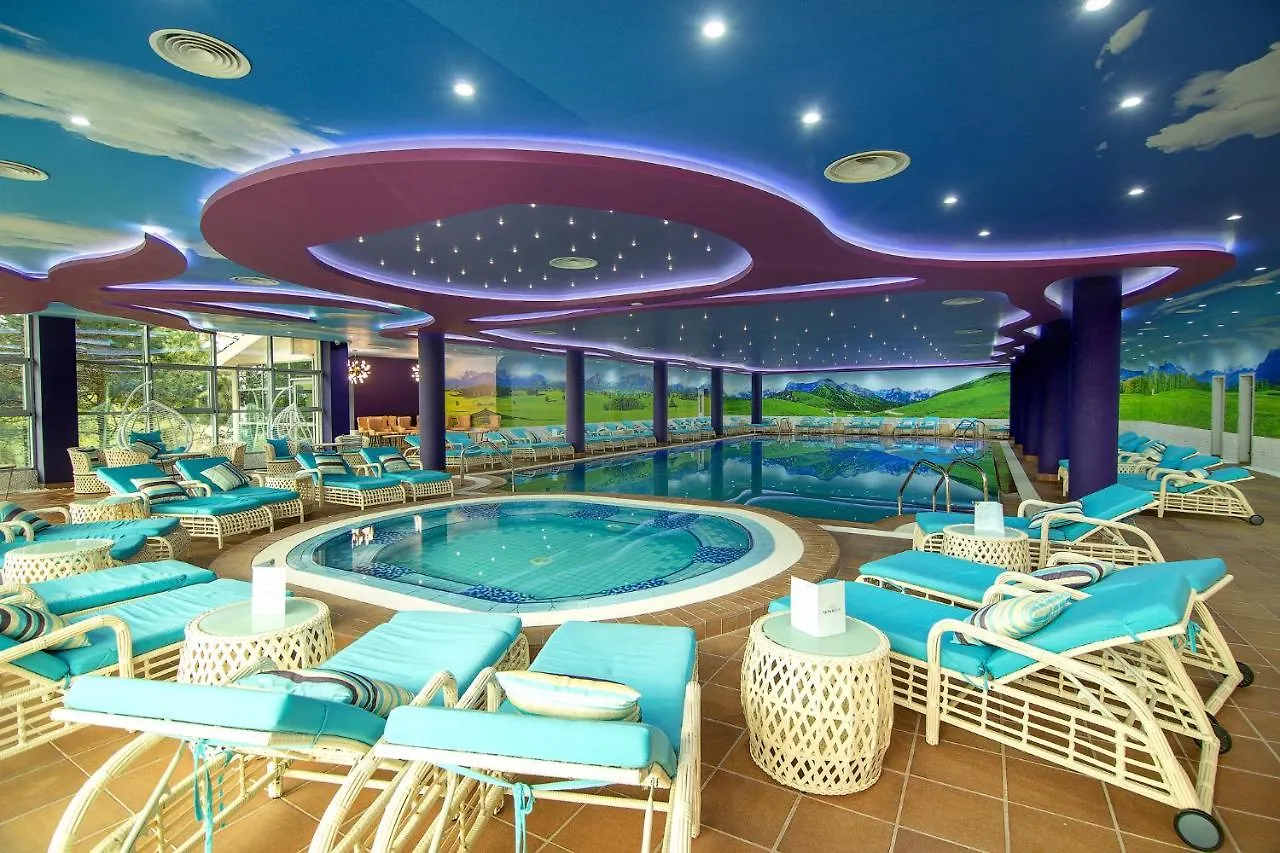 קורצ'ה Montrelux Resort