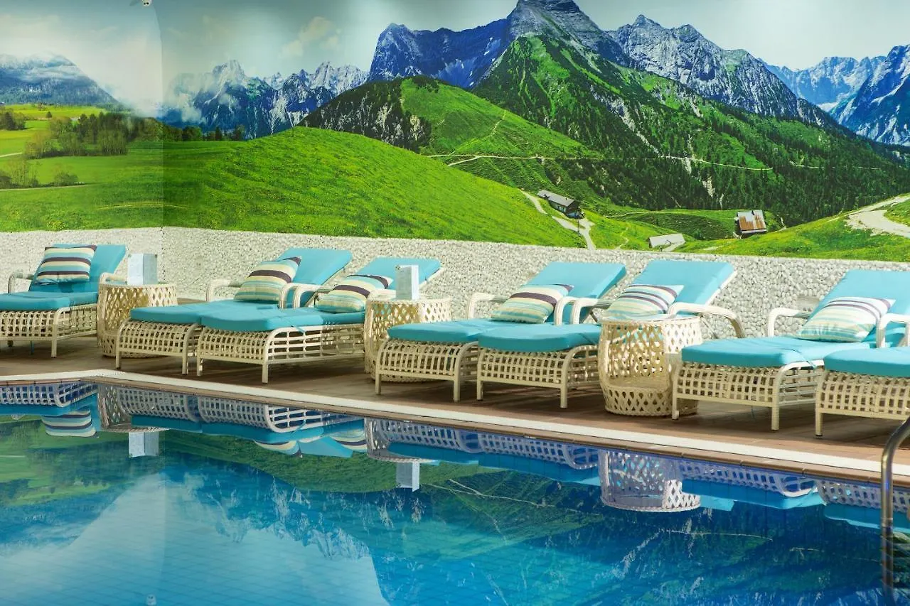 קורצ'ה Montrelux Resort